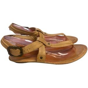 Frye Alessia Trapunto Thong Sandals Leather Light Tan/Natural Size 9